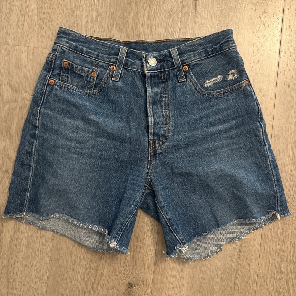 Levi’s Classic Blue Denim Women's Shorts